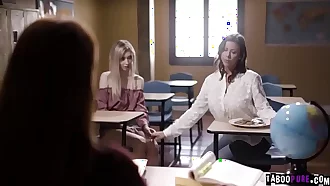 Watch this lesbian professor Kendra James as she started a 3some with her student Mackenzie Moss and her in exchange for not expelling in